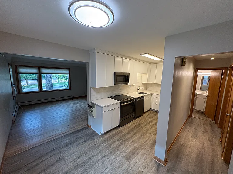 4220 Ingersoll Ave #202 — Photo 6