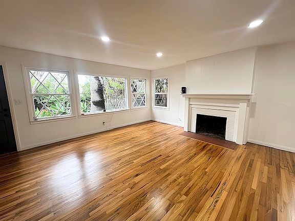 3rd image of 2416 Boone Ave