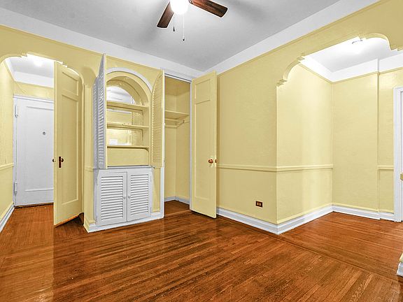 3rd image of 150 E 18th St APT 3F