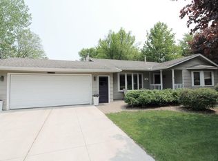 572 Kent Cir, Shoreview, MN 55126