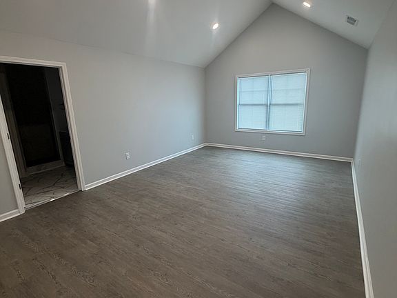 3rd image of 345 Williamsburg Ln