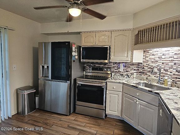 2nd image of 4880 Lake Waterford Way W APT 3-220