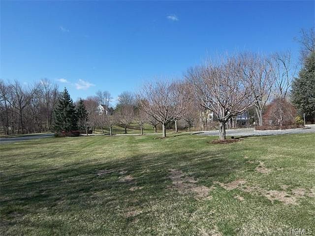 1st image of 8 Hobby Farm Dr