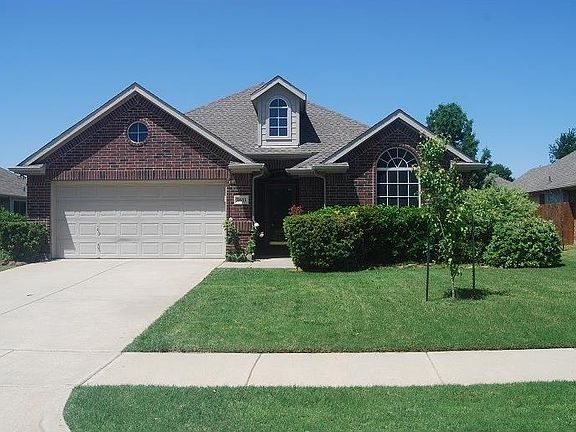 2nd image of 2611 Oxford Oaks Ln
