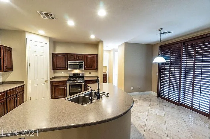 3373 Osiana Ave — Photo 9