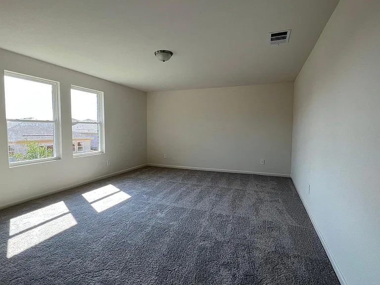 702 Camden Dr — Photo 21