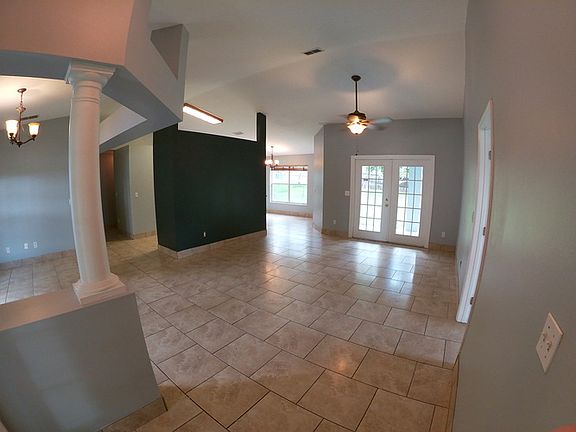3rd image of 1103 Arbor Hill Cir