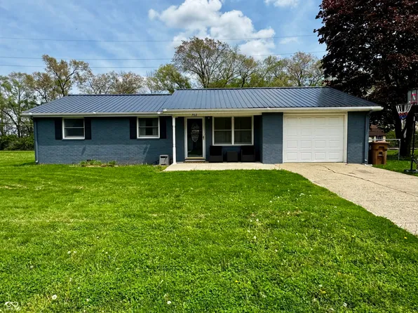 702 Penn Dr, Crawfordsville, IN 47933