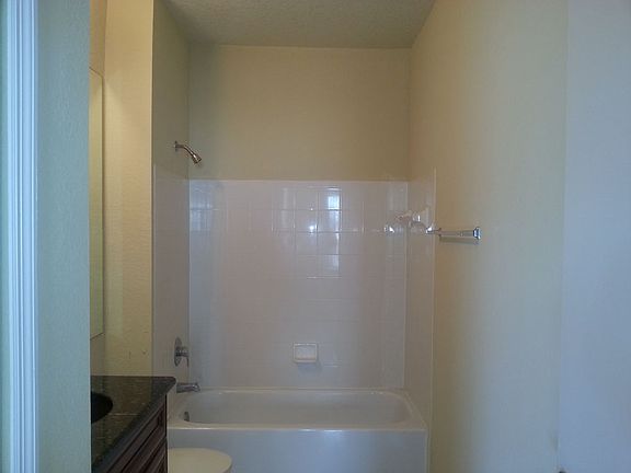 5th image of 107 Vista Verdi 209 Cir