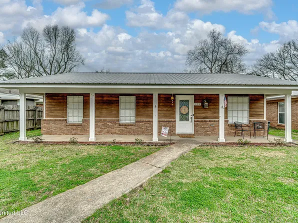 749 Sandy Ln, Pearl, MS 39208