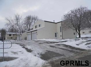 13217 Carpenter St, Omaha, NE 68138