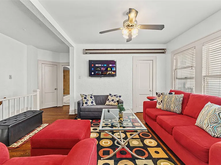2511 Whitney St #B — Photo 5