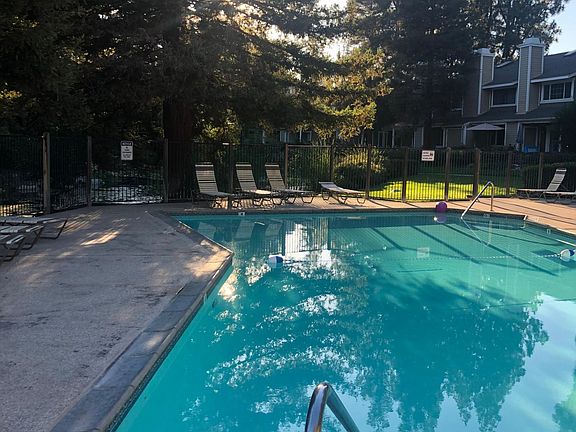4th image of 700 E Lake Dr Unit 12