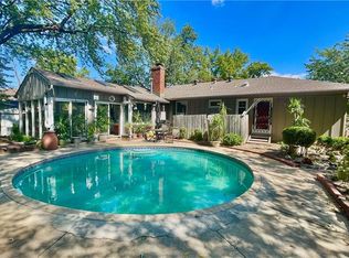 4022 N Tracy Ave, Kansas City, MO 64116