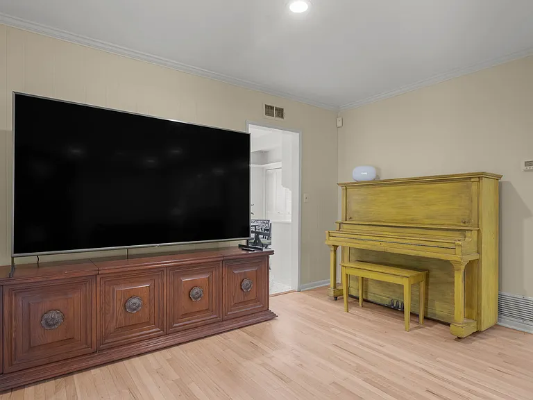 8937 Monogram Ave — Photo 18