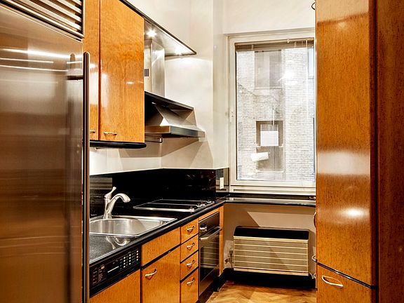 5th image of 480 Park Ave APT 4D