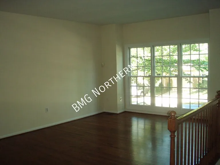 2105 Kings Garden Way — Photo 6