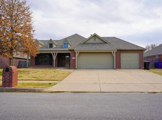 1105 E Uniontown St, Broken Arrow, OK 74012