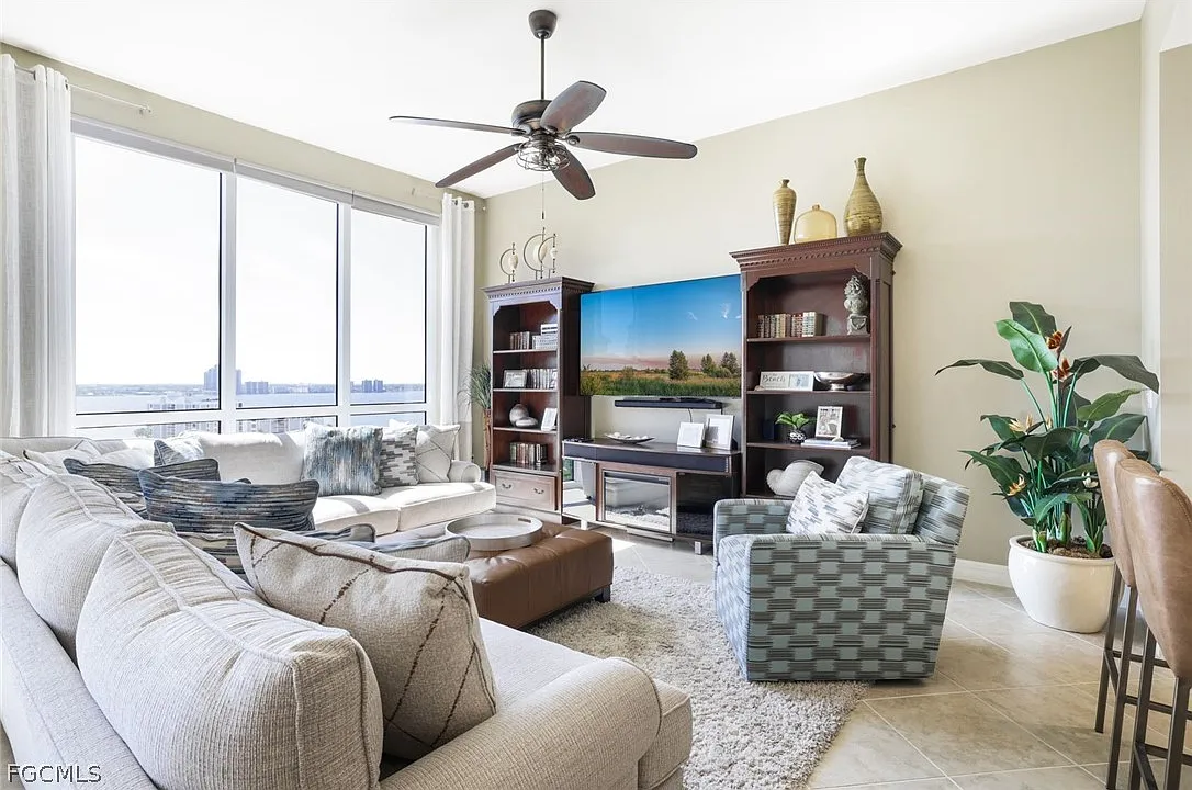 3 bed, 2.5 bath, 2457 sqft, $7,500 — Photo 3