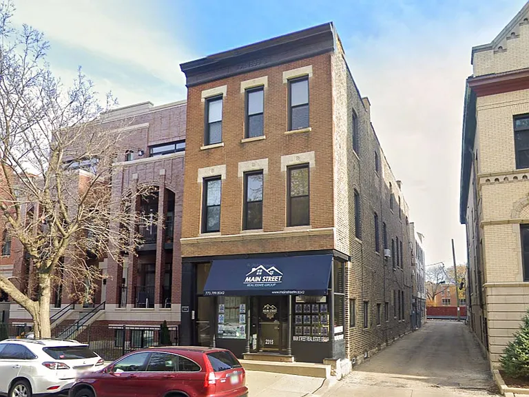 2315 N Southport Ave — Photo 3