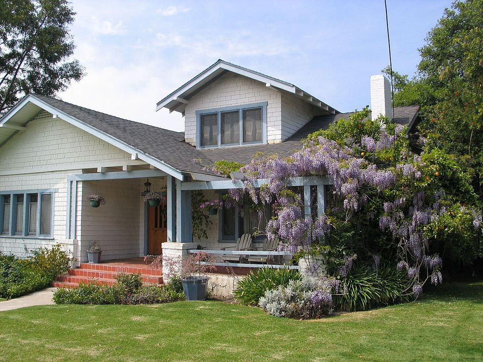 1st image of 621 E Santa Paula St
