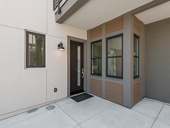 5th image of 830 W Olive Ave