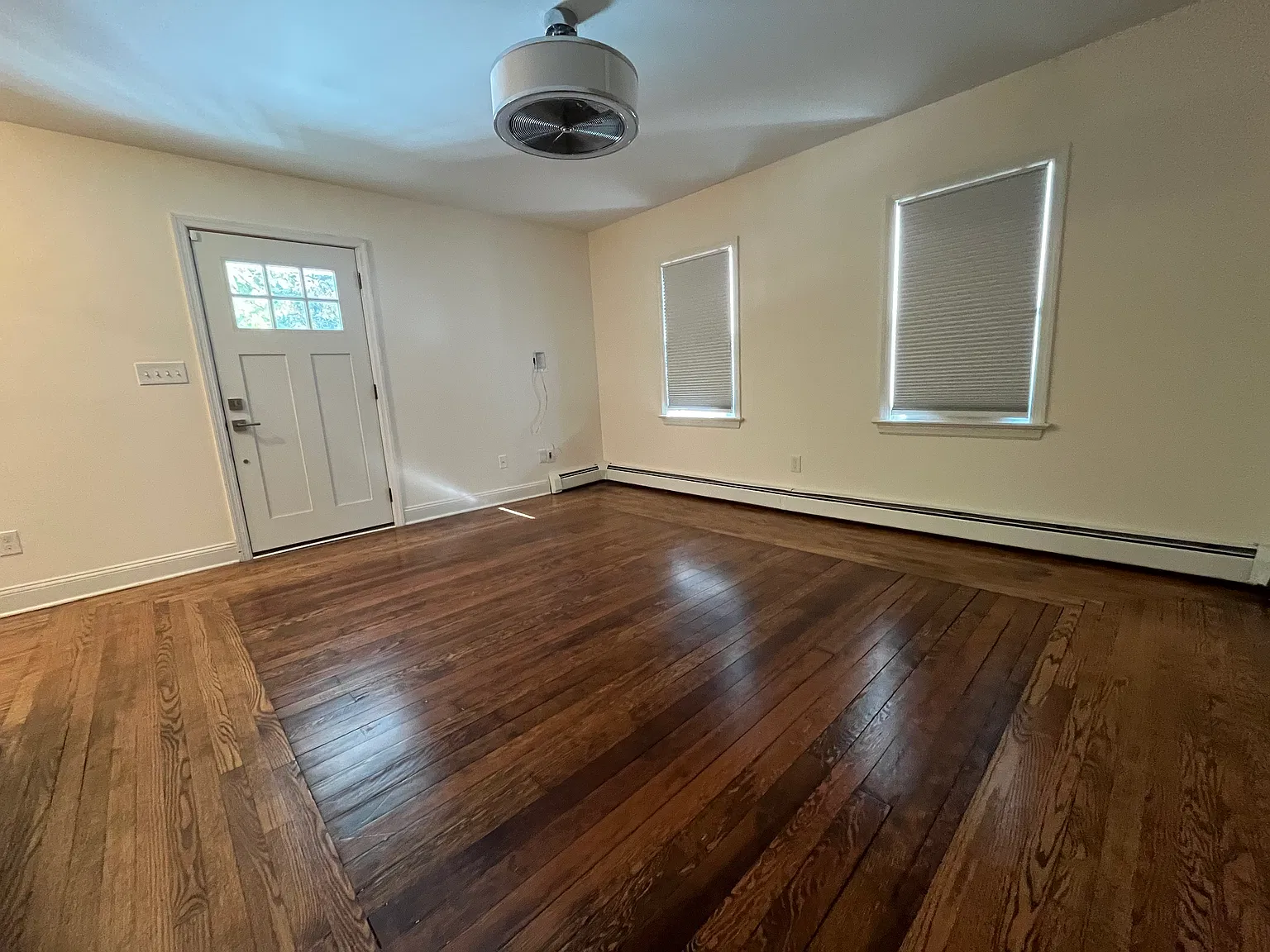 4 bed, 1.5 bath, 1800 sqft, $4,300 — Photo 4
