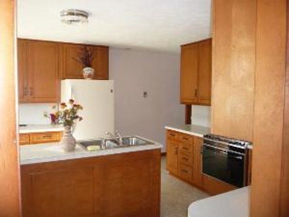 4th image of 313 N Clawil St