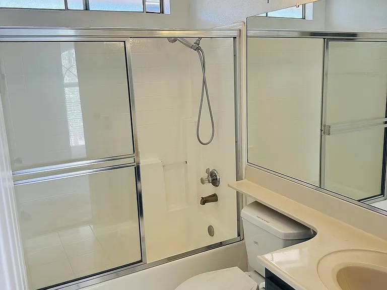 4238 La Rica Ave #B — Photo 12