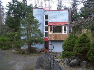 7096 NE Bay Hill Rd, Bainbridge Island, WA 98110