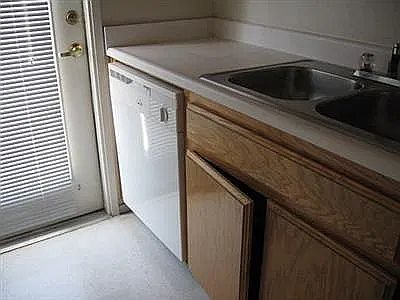 3rd image of 5205 S H St #2