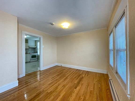 5th image of 247 Farrington St