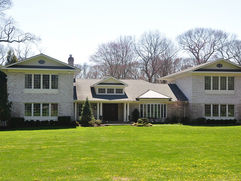 1st image of 6 Valerie Dr