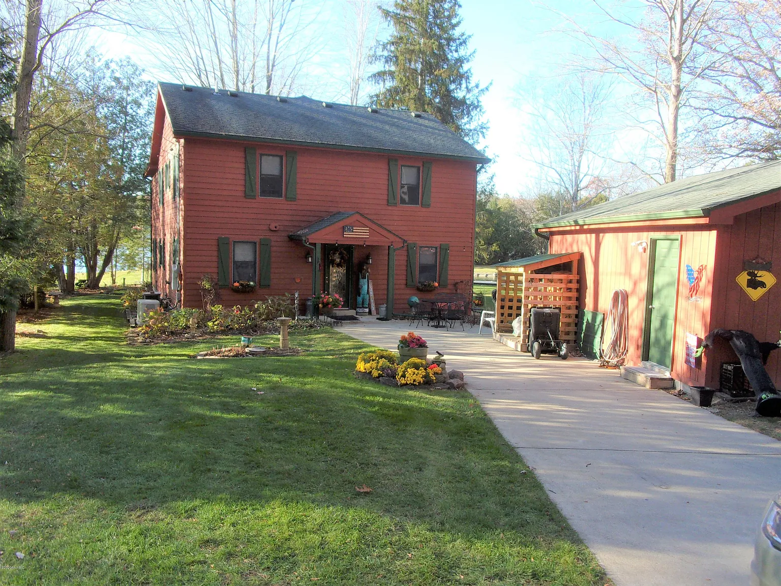 5536 Ridge Dr photo 1