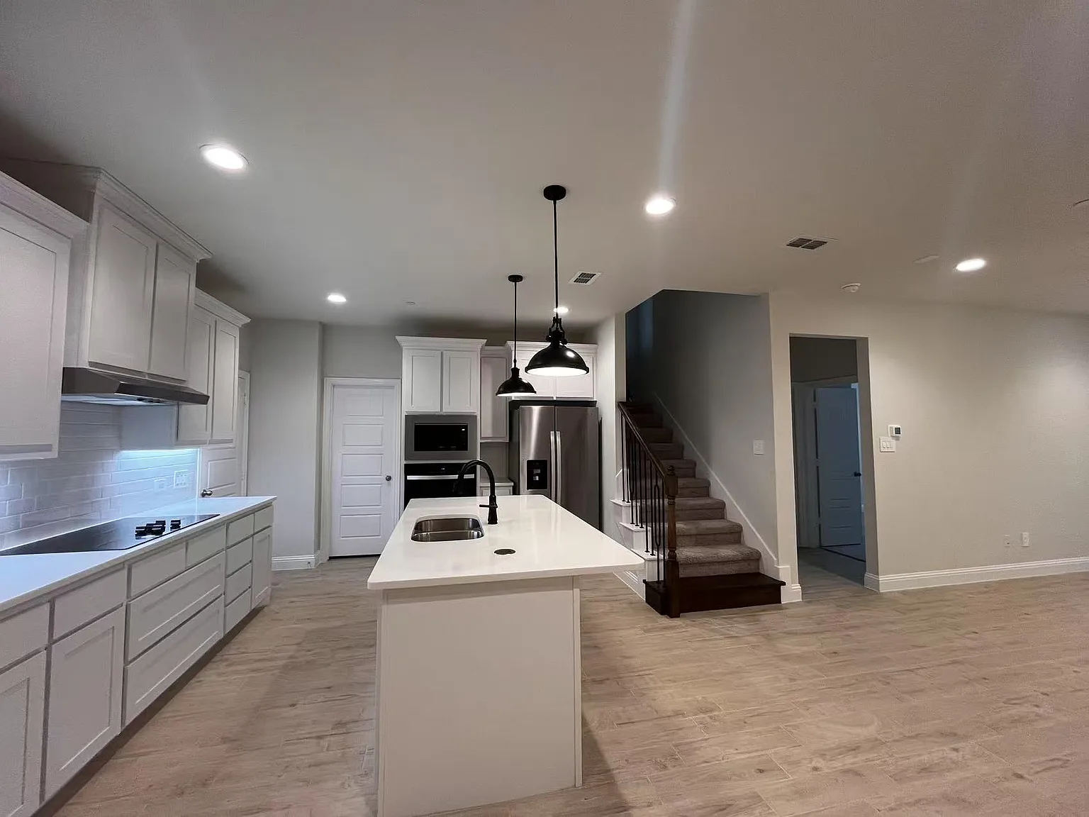 4 bed, 2.5 bath, 2163 sqft, $2,950 — Photo 3