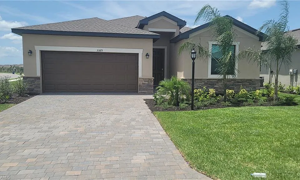 3389 Menores Way