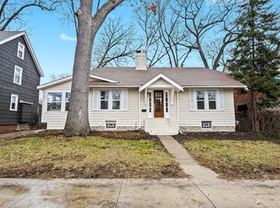 5 Fairwood Blvd, Pleasant Ridge, MI 48069