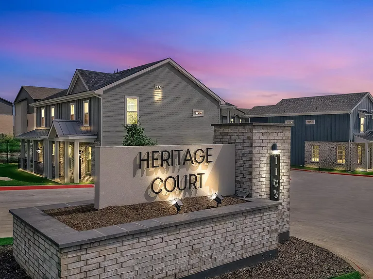 Heritage Court — Photo 25