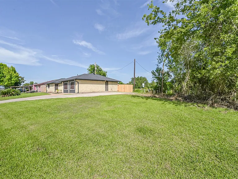10999 Fairland Dr — Photo 7