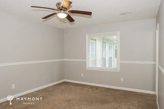 619 Larry Dr — Photo 8