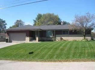 211 East Ave, Iron Ridge, WI 53035