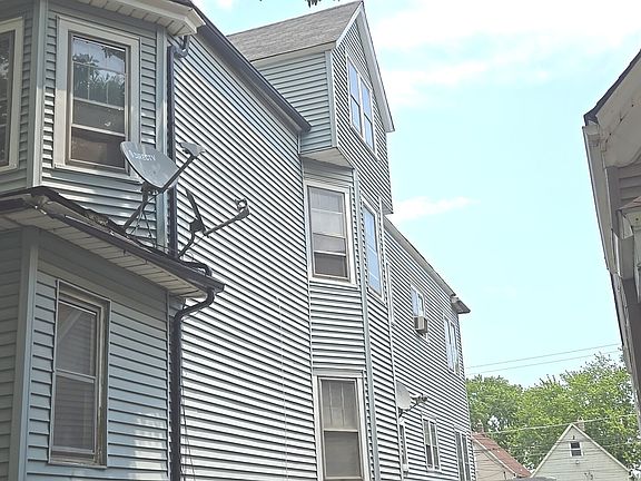 2nd image of 10353 S Avenue G