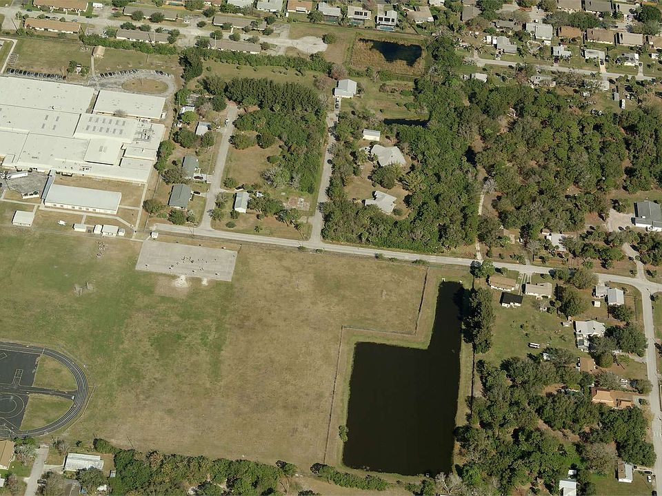1st image of 1055 Julia Dr