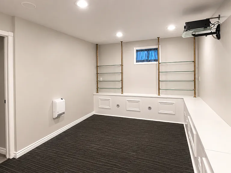 225 E Bird St — Photo 13