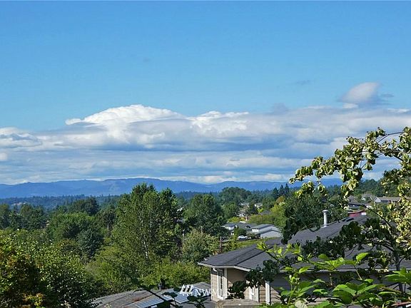 3rd image of 4921 66th Ave NE