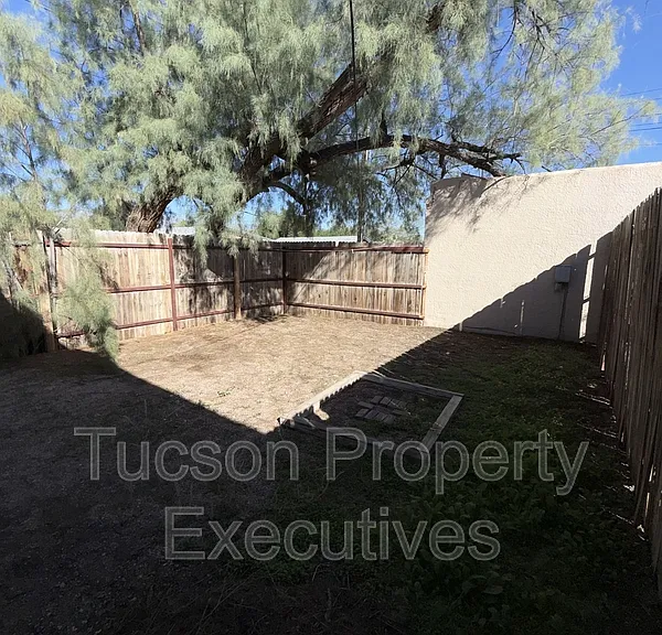 1222 N Olsen Ave — Photo 23