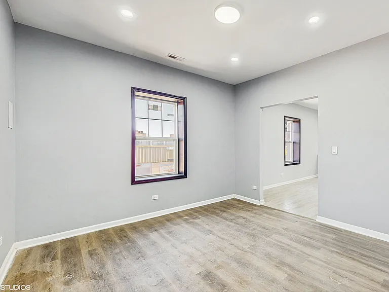 6808 N Clark St #2E — Photo 10