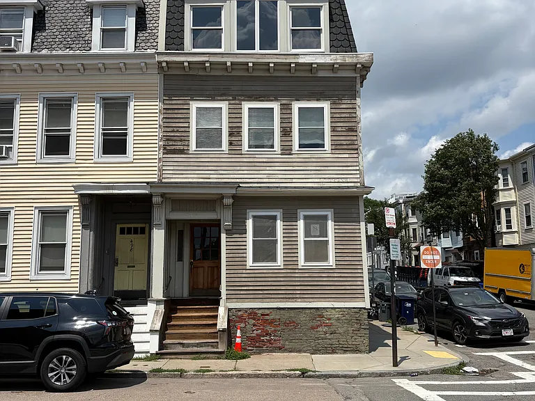 500 E 8th St #1 — Photo 1