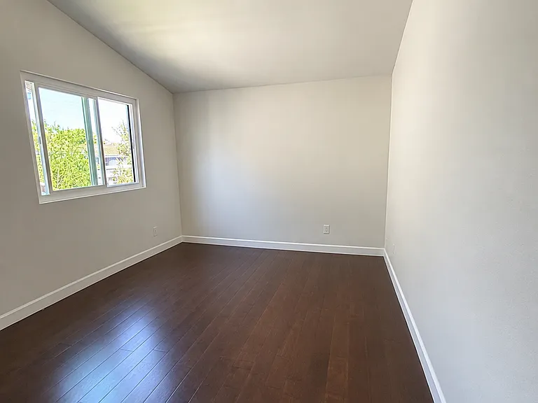 Master Bedroom (empty)