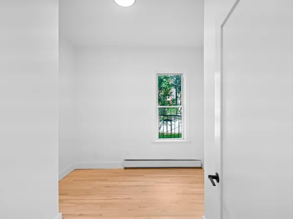 220 Madison Street image 11 of 13